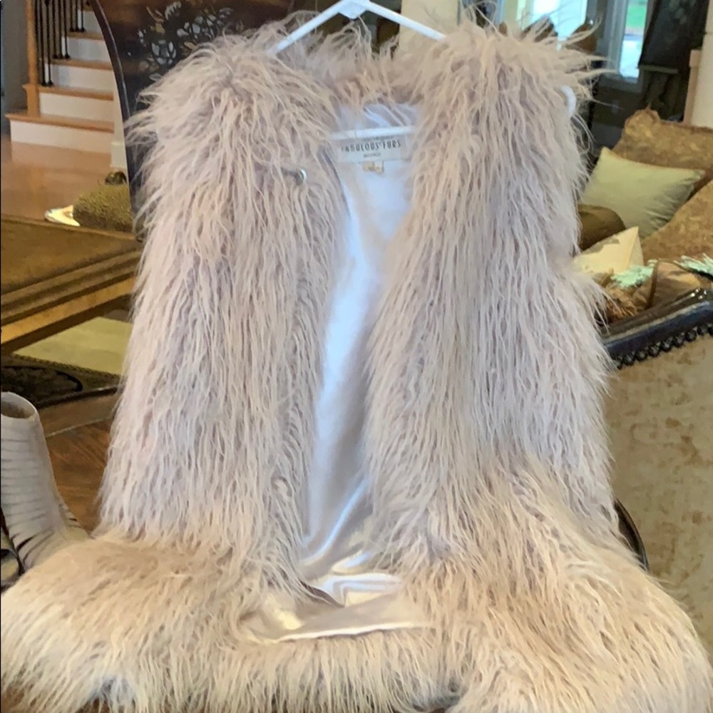 Very fun Faux fur vest by Fabulous furs - Picture 2 of 4